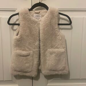 EUC Zara girl 6-7 faux fur vest